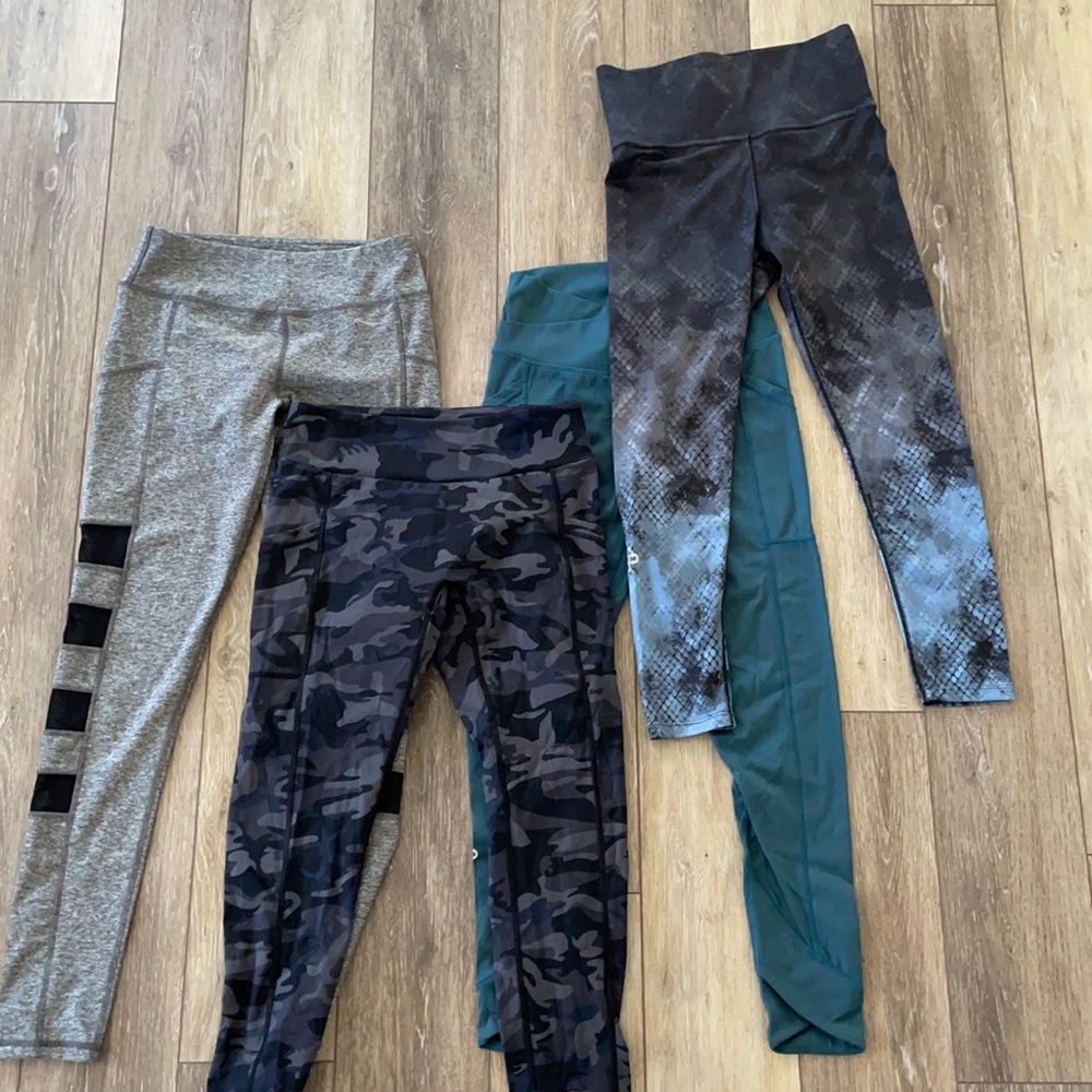 Workout Pants side pockets on 3 pair